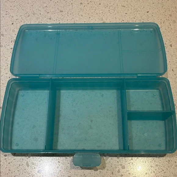 Tupperware Lunch N Things Divided Container - Picture 2 of 6